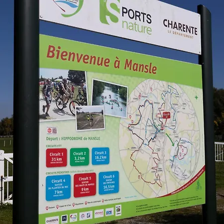 Résidence Campagne Charentaise Villa *